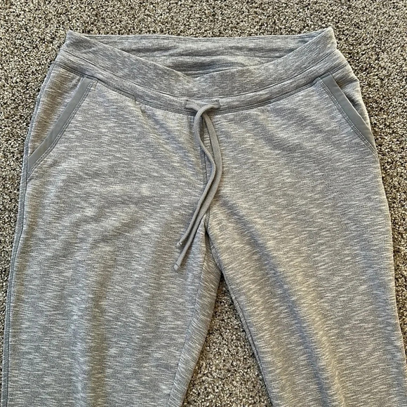 ATHLETA cropped sweatpants, Size Small - Picture 2 of 5
